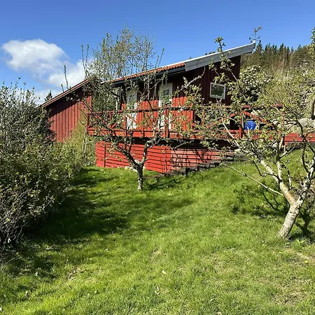 Garden With Shared Dock Near Feriehus Mandal